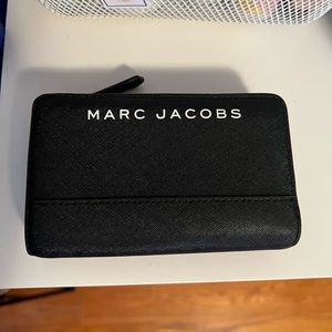 Marc Jacob’s wallet , like new , excellent condition.